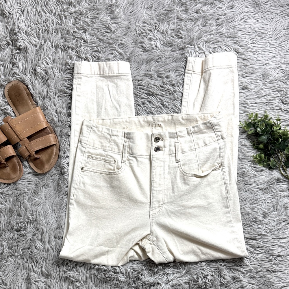 White House black market slim crop extra high rise  Cream Jeans size 8